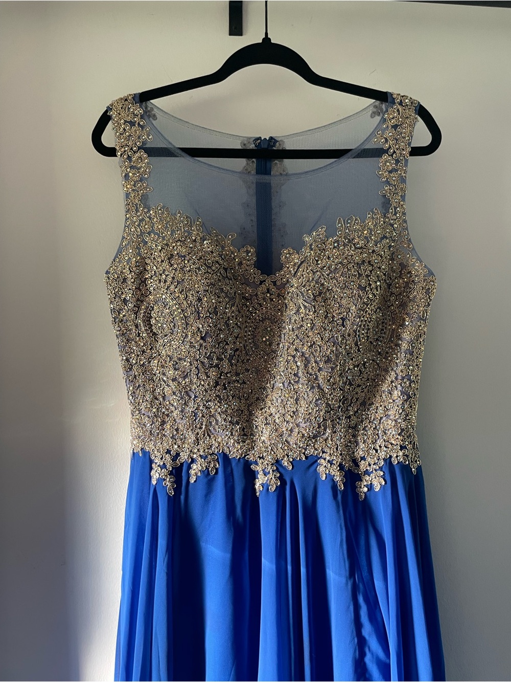 Elegant Blue Evening Dress with Gold Embellished Bodice